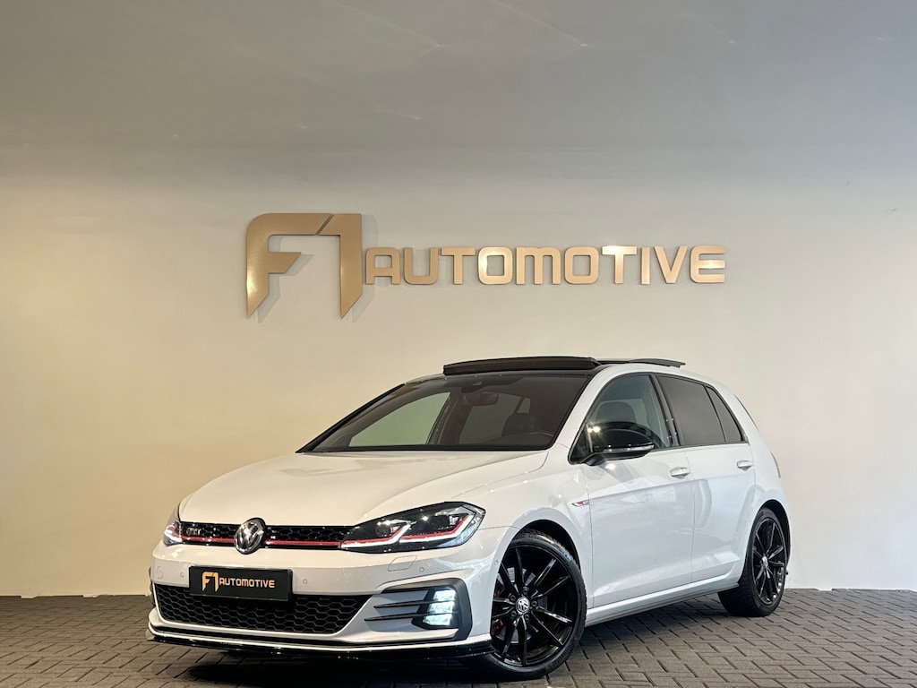Volkswagen Golf 2.0 TSI GTI Pano|Leer|DCC|Trekhaak|Camera|Dynaudio