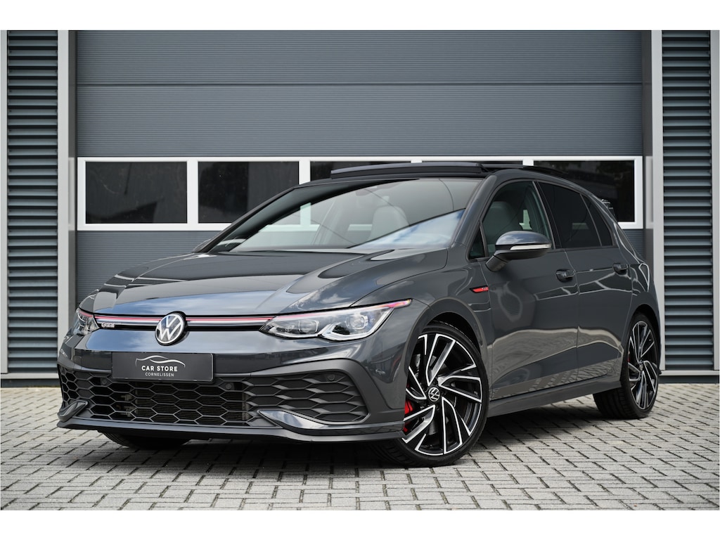 Volkswagen Golf 2.0 TSI GTI CLUBSPORT 300 PK / PANO / IQ LIGHTS / DCC / NURBURGRING / HUD / HARMAN KARDON / CAMERA / BLIND SPOT