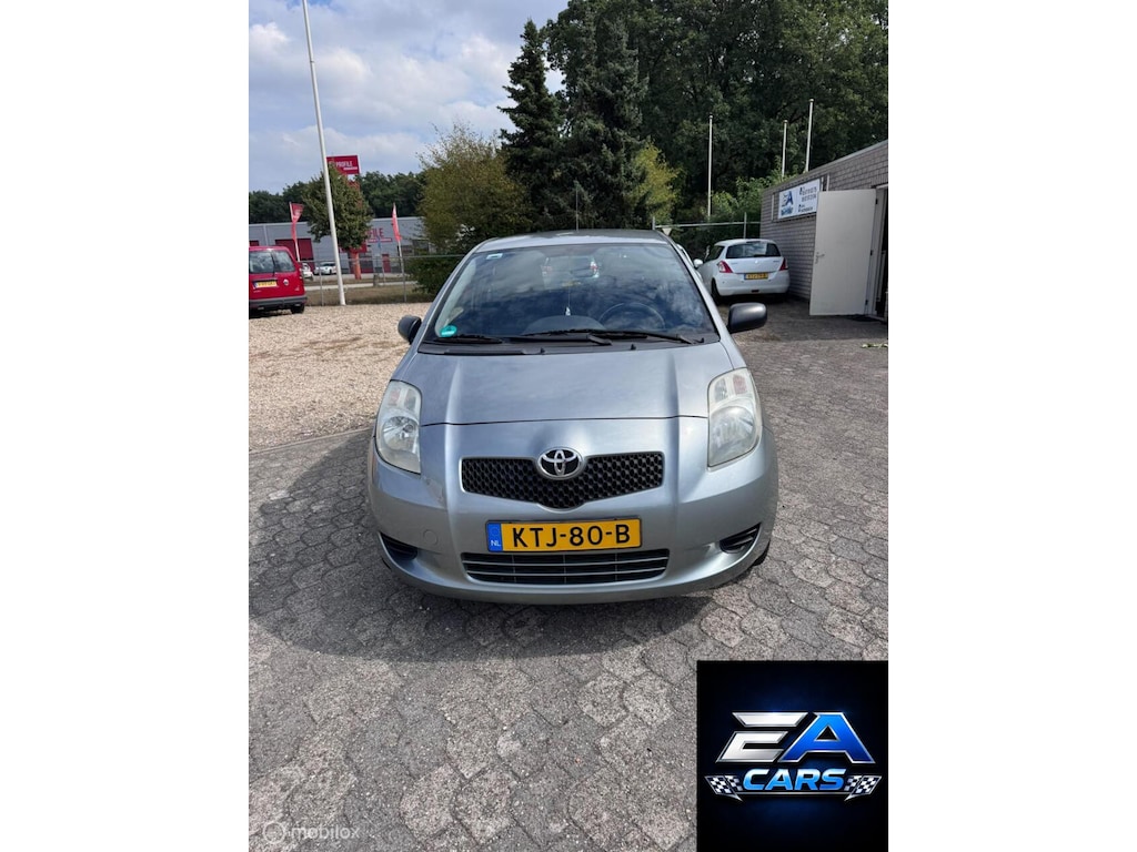 Toyota Yaris 1.0 VVTi +