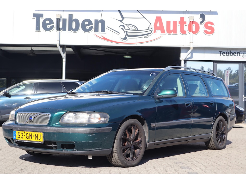 Volvo V70 2.4 Comfort Line | Automaat | APK 07-2027! | Cruise control | Trekhaak | Zie foto's