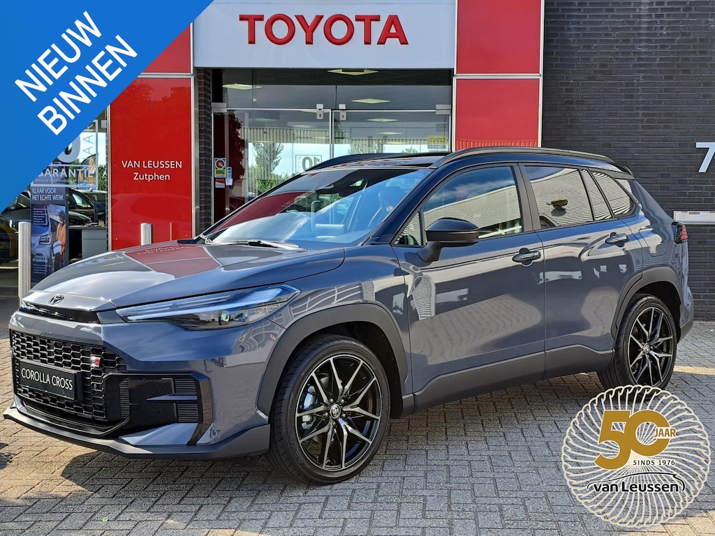 Toyota Corolla Cross Hybrid 180 GR Sport NIEUW! PLUS PACK STOEL/STUURWIELVERWARMING ELEK. ACHTERKLEP