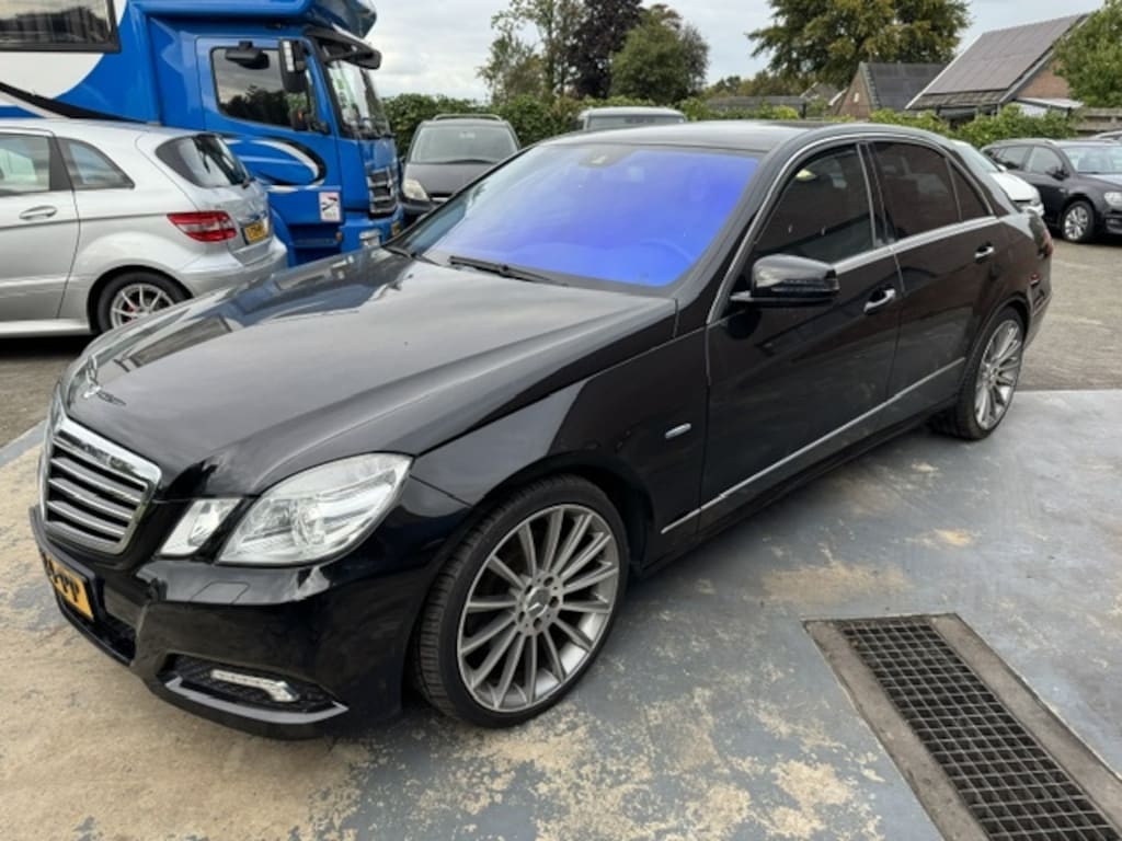 Mercedes-Benz E-klasse E350 CGI BlueEfficiency Aut.LET OP MOTOR DEFECT !!!!