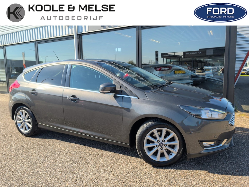 Ford Focus 1.0 EcoBoost 5-deurs Titanium | Carplay | Trekhaak | Nwe Distributie!