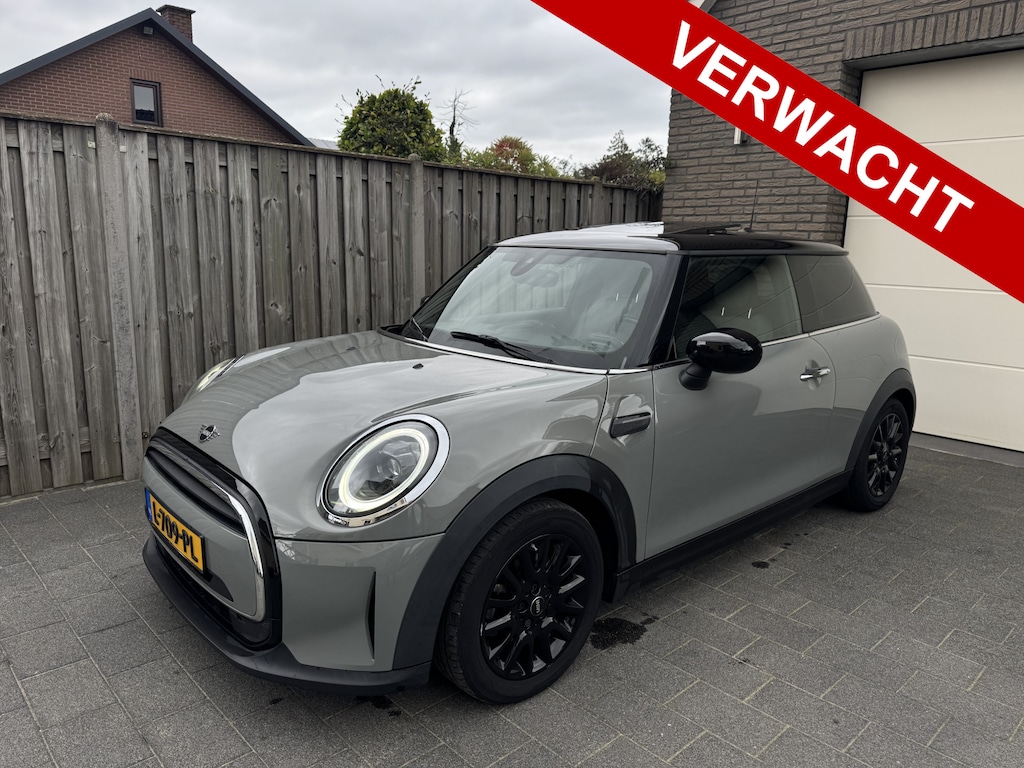 MINI Cooper 3-Deurs 1.5 Facelift Panoramadak Carplay SportLeder Keyless Navi Led Camera Pdc