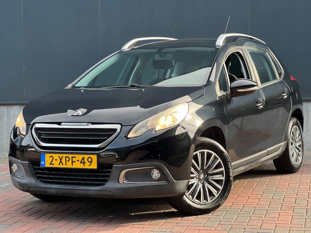 Peugeot 2008 1.2 PureTech Active * Navi * AUT * Cruise * LED * Pano *