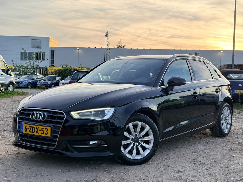 Audi A3 Sportback 1.4 TFSI Ambition Pro Line plus/ LED/ NAVI