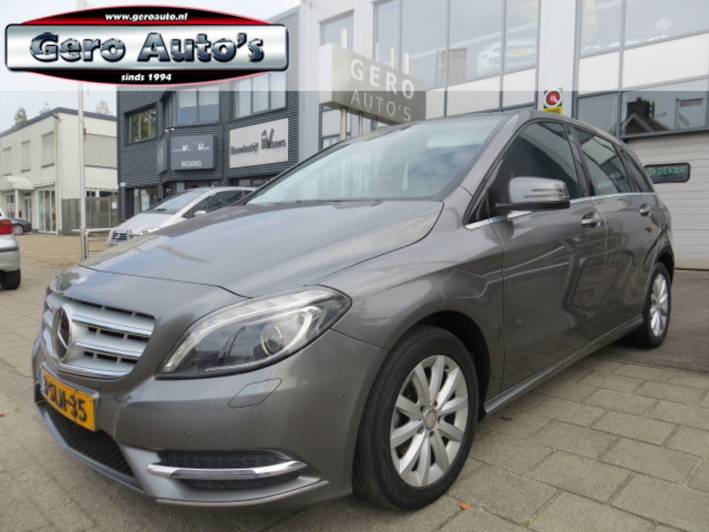 Mercedes-Benz B-klasse 180 Ambition nl-auto ,cruise control trekhaak pdc etc