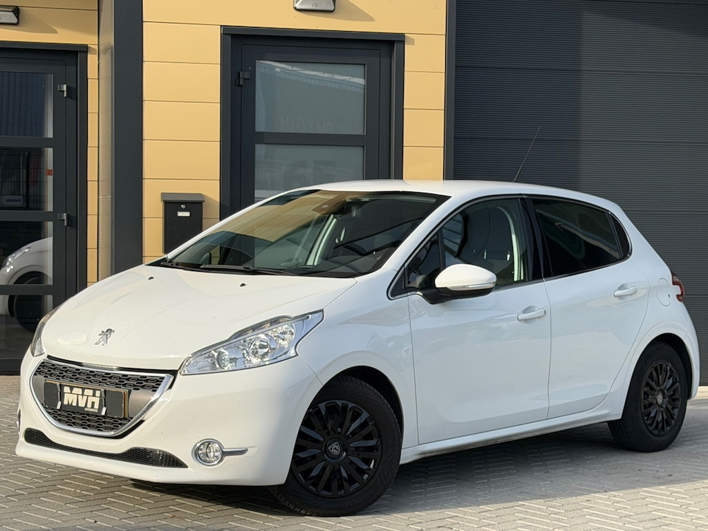 Peugeot 208 1.2 VTi Allure - Airco - Navi - Cruise - 5DRS