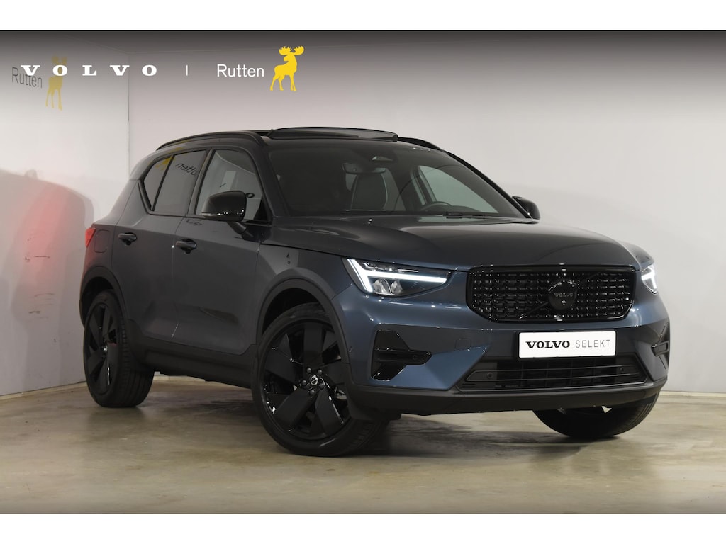 Volvo XC40 B4 211PK Plus Black Edition / Adaptive Cruise control / 360 Camera / Extra getint glas / 20'' velgen / Harman Kardon / Elektrisch verstelbare stoelen met geheugen / Stoel- en stuurverwarming / Elektrisch panorama schuifdak / Trekhaak elektrisch uitklapbaar