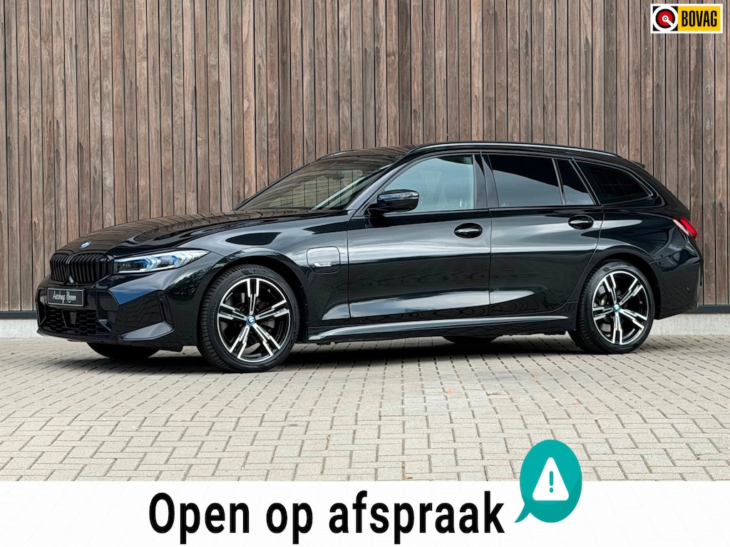 BMW 3-Serie Touring 330e High Executive / M-sport / Trekhaak / Adaptief Cruise /