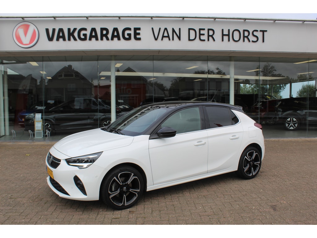 Opel Corsa 1.2 GS Line 100PK TURBO In nieuwstaat Opel Corsa ! Autm. airco, cruise cntrl, lane assist, panoramadak, verwarmde stoelen, LM wielen, camera, pdc v+a, navigatie by Apple Carplay/Android auto, metallic, LED verl. etc.