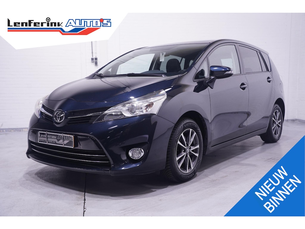 Toyota Verso 1.6 VVT-i Business Camera private-glas trekhaak 16"-LMV Panodak Climate-controle stuurbediening cruise-controle
