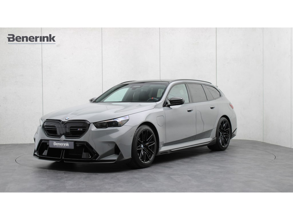 BMW M5 Touring M Performance | Akrapovic | Eventuri | M Drivers Package | Stoelventilatie | Panoramadak | Bowers & Wilkins | Trekhaak | XPEL PPF
