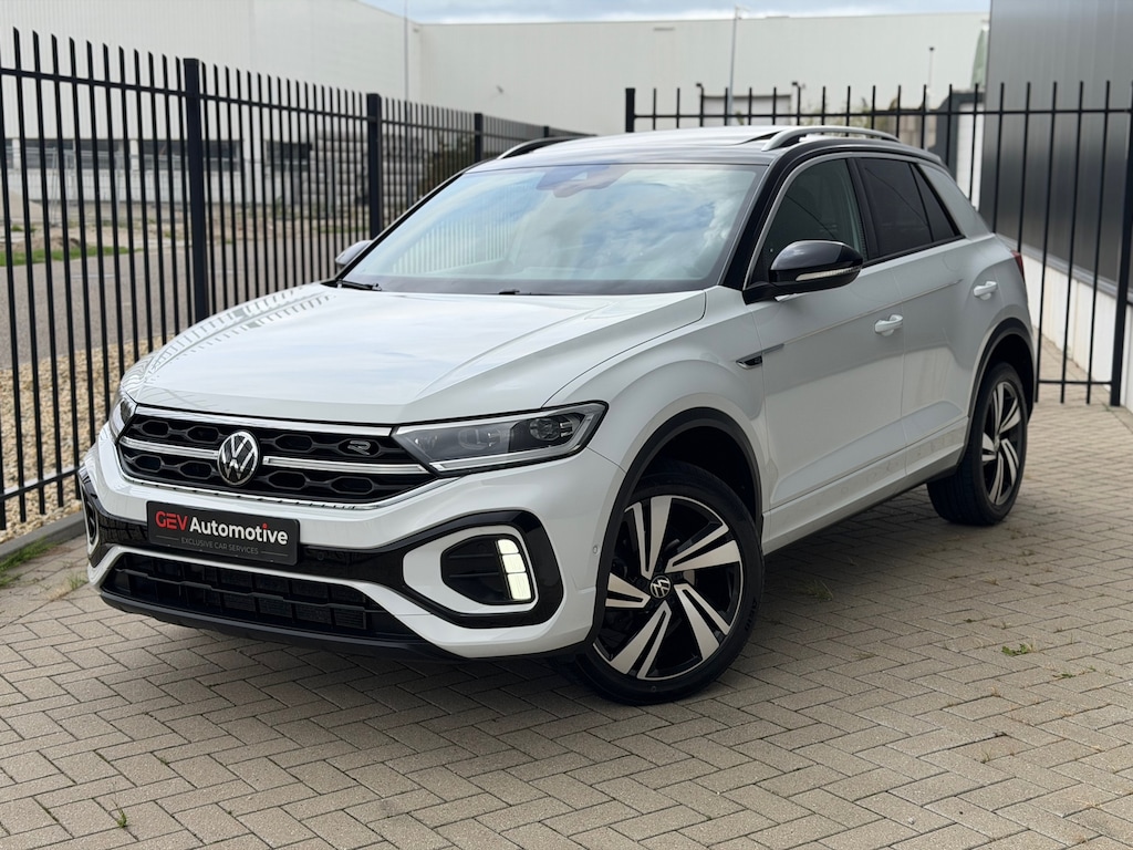Volkswagen T-Roc 1.5 TSI R-Line Panorama Virtual ACC Trekhaak Keyless