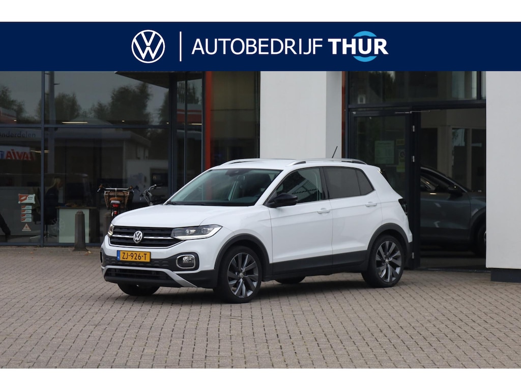 Volkswagen T-Cross 1.0 TSI Style 115PK / 85kW, LED koplampen, dodehoekdetectie (Side Assist), active info display, adaptieve cruise control (ACC), Winter Pakket (Verwarmbare voorstoelen), Apple Carplay & Android Auto, 18" LMV, privacy glas, navigatie, elektrisch verstel- en verwarmbare buitenspiegels, 2-zone climatronic, DAB+, parkeersensoren voor en achter (PDC) etc.