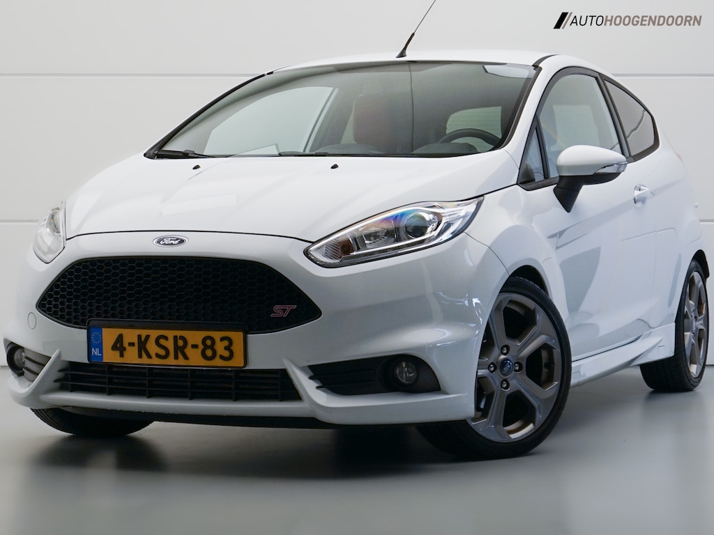 Ford Fiesta 1.6 ST2 182pk (RECARO,STOELVERWARMING,MILLTEK,CLIMATE CONTROL,PARKEERSENSOREN,NAVIGATIE,XENON,CRUISE CONTROL)