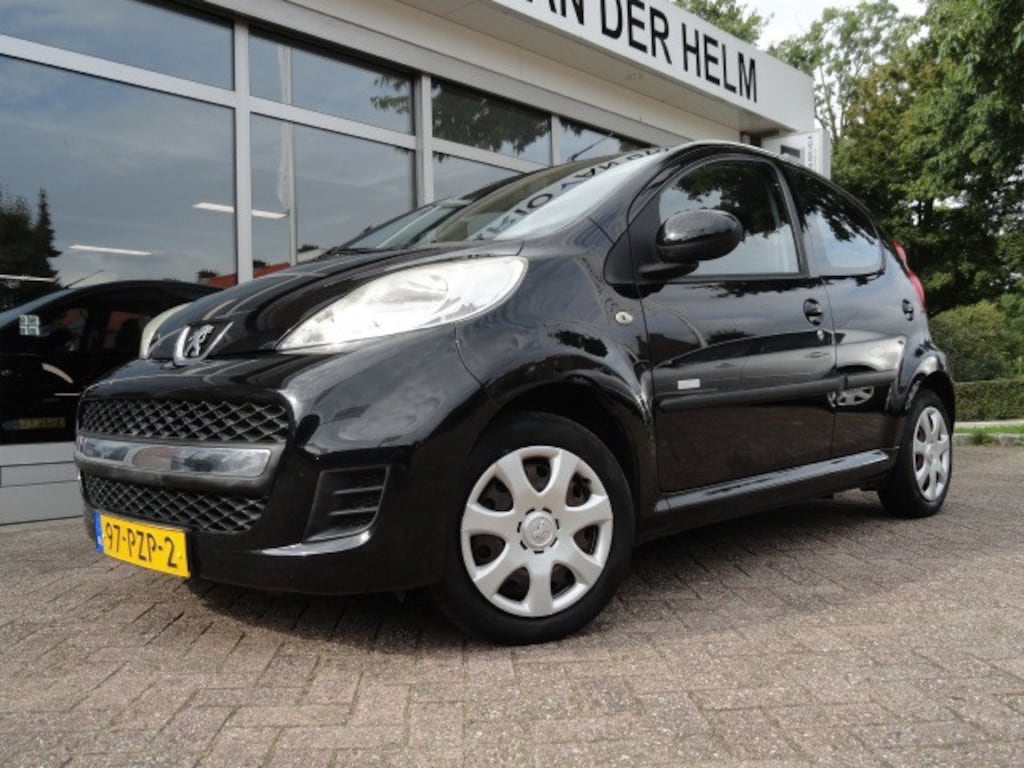 Peugeot 107 1.0-12V Millesim 200 Airco