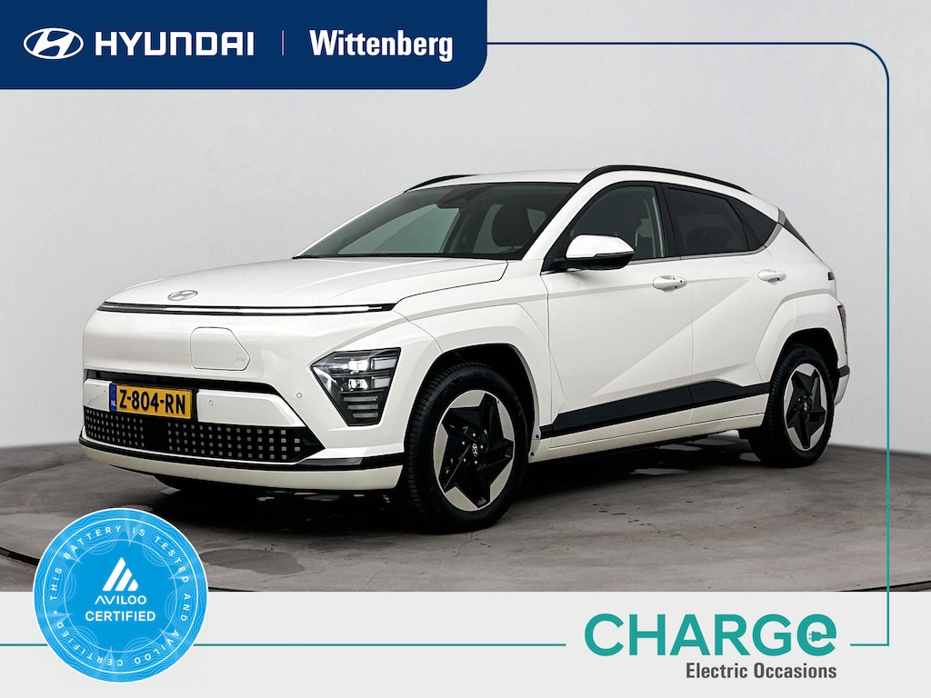 Hyundai Kona Electric Comfort Smart 65.4 kWh | Unieke km-stand! | SoH 98,8% | WLTP 514km | Dodehoek | Stoel + stuurverwarming | El. bed. achterklep |