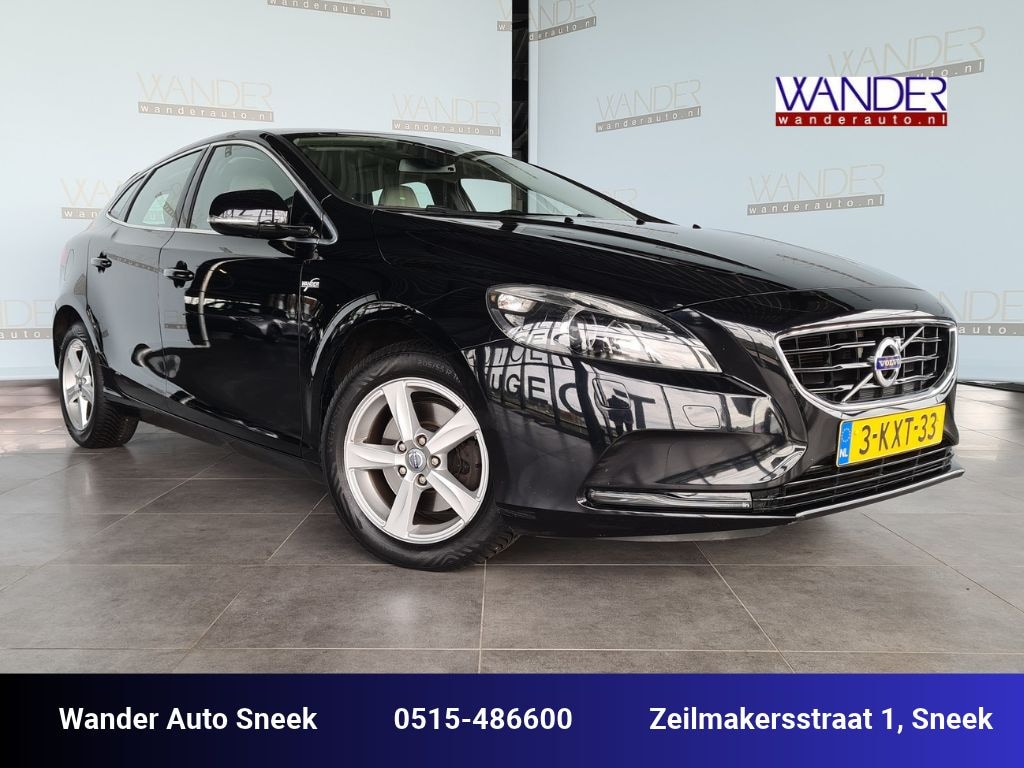 Volvo V40 1.6 T4 Momentum 180pk /Stoelverwarming/Bluetooth/parkeersensoren/trekhaak