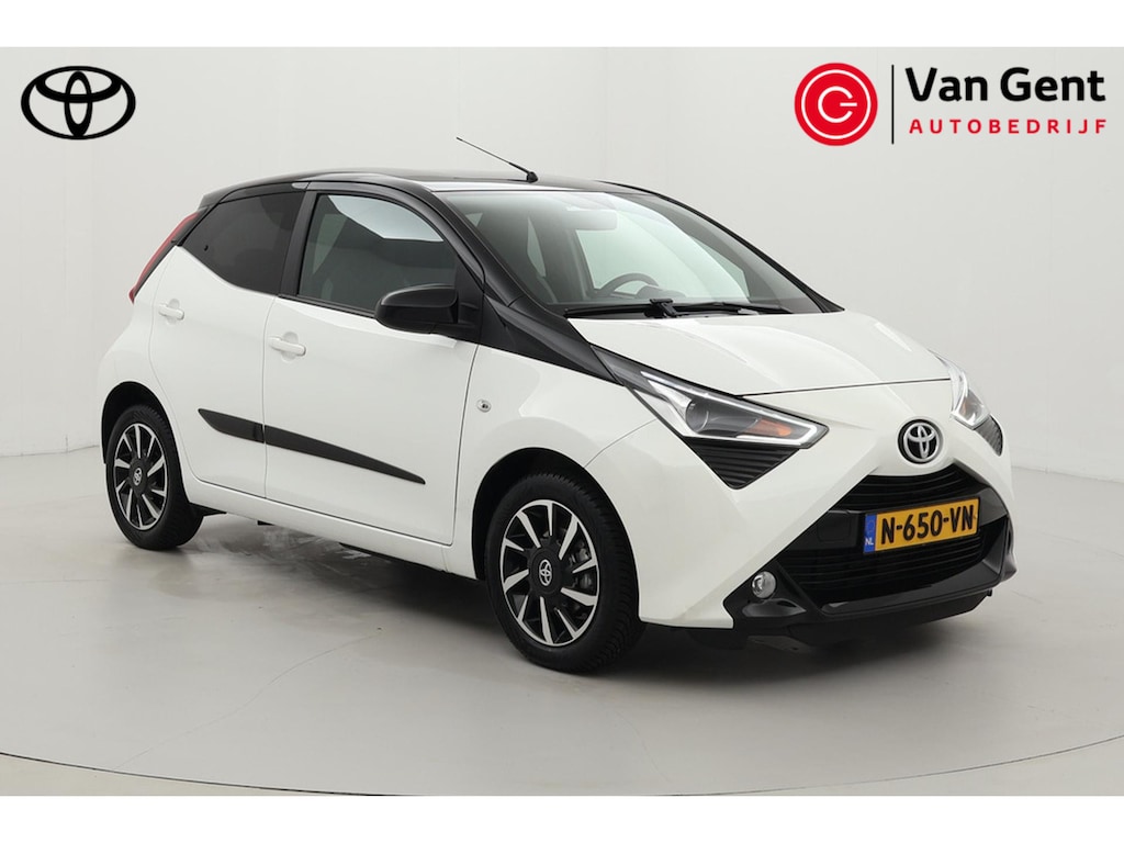 Toyota Aygo 1.0 VVT-i x-cite ultimate | Apple Carplay / Android Auto | Clima | Camera | 15 inch | Privacy glas | Bluetooth | DAB