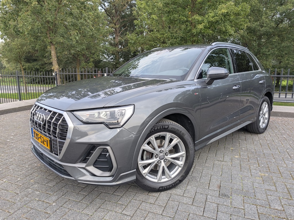 Audi Q3 35 TFSI 1.5 150PK | S-Line | Trekhaak | ACC | PDC | Carplay | LED | Stoel- stuurverw. | Climate | 18'' LM