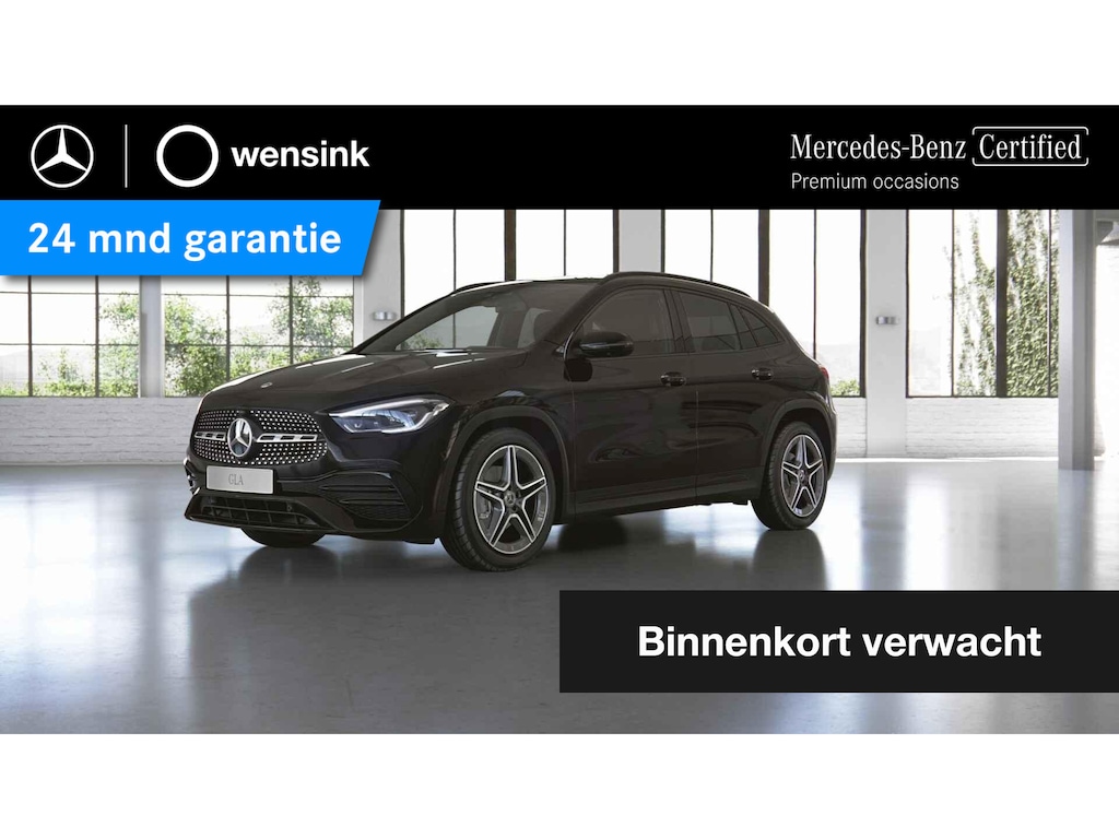 Mercedes-Benz GLA 200 AMG Line | Night | Trekhaak | Panoramadak | Widescreen | Stoelverwarming | Sfeerverlichting | Achteruitrijcamera |