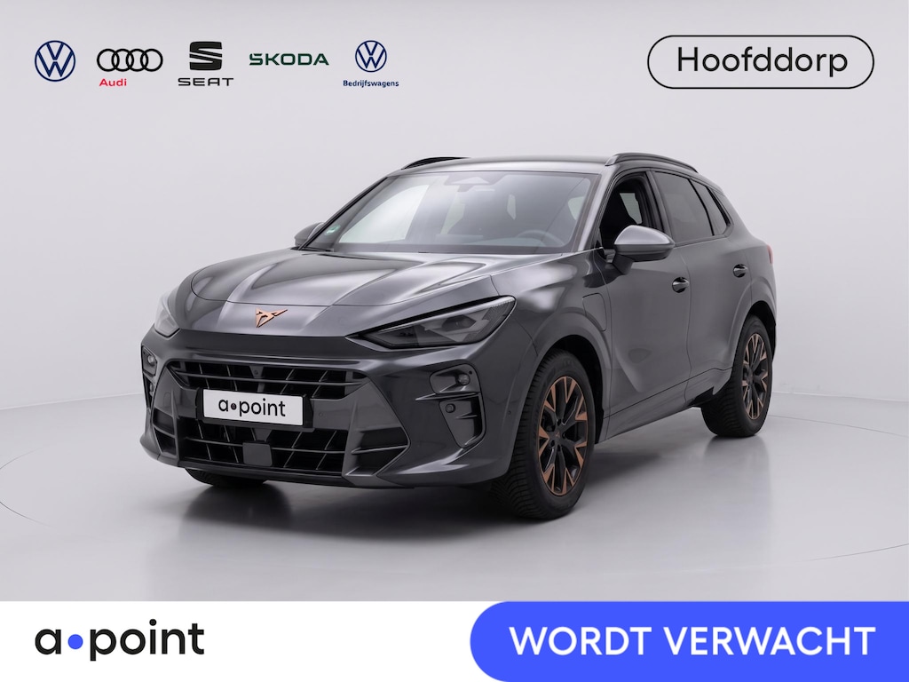 CUPRA Terramar 1.5 TSI e-Hybrid Business 204 pk Automaat (DSG) | Navigatie | Parkeersensoren (Park assist) | Rondomzicht camera | Adaptieve cruise control | Stoelverwarming | Head-up display | Elektr. verstelbare stoelen |