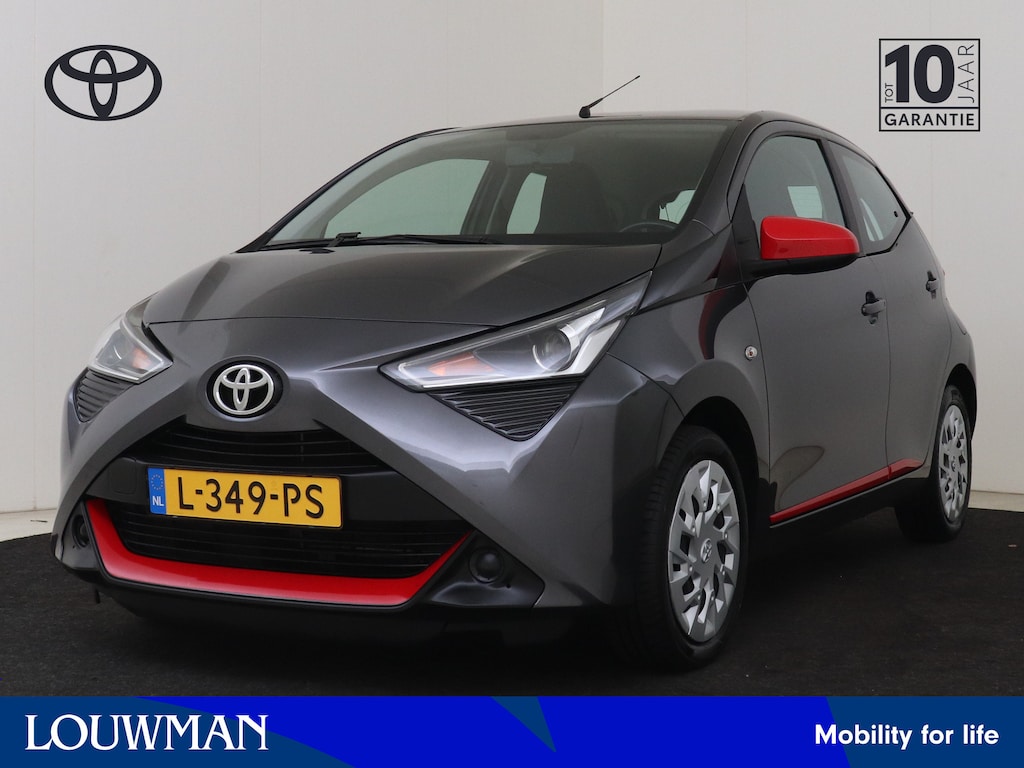 Toyota Aygo 1.0 VVT-i x-play | BTW voertuig | Dealer onderhouden | Apple CarPlay/Android Auto | Airco | Elektrische ramen voor | Buitenspiegels elektrisch verstelbaar |
