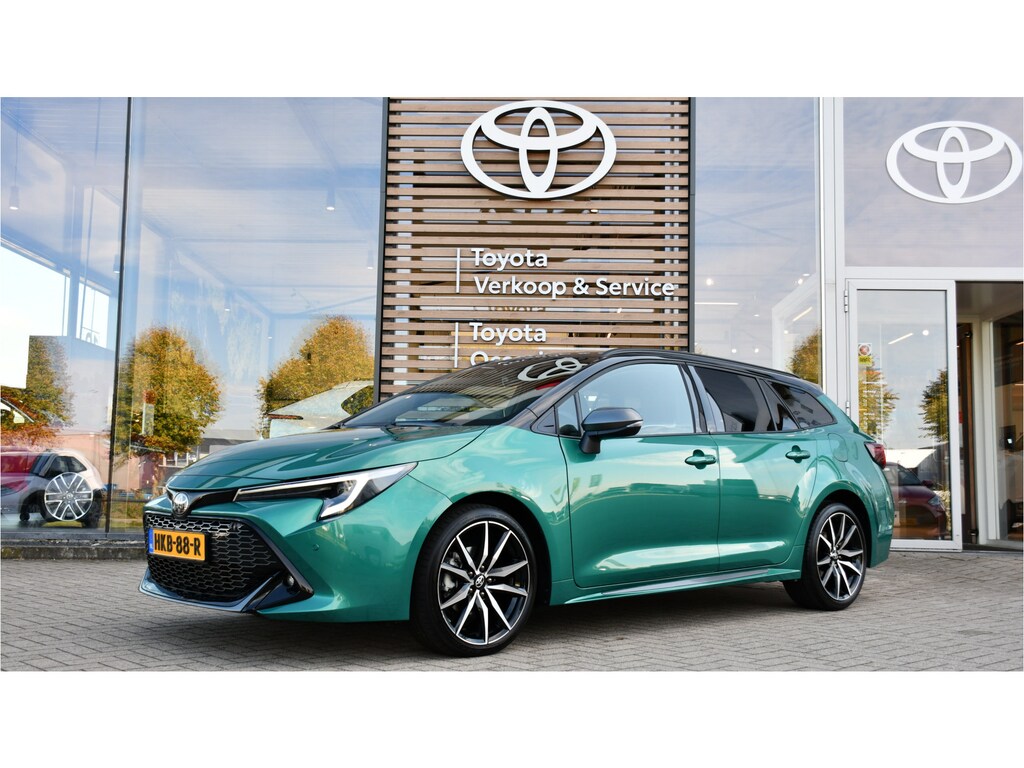 Toyota Corolla Touring Sports Hybrid 140 GR Sport Automaat | Navigatie | BSM | Sportstoelen | Elektrische achterklep | CarPlay | Stoelverwarming | Cruise control adaptief |