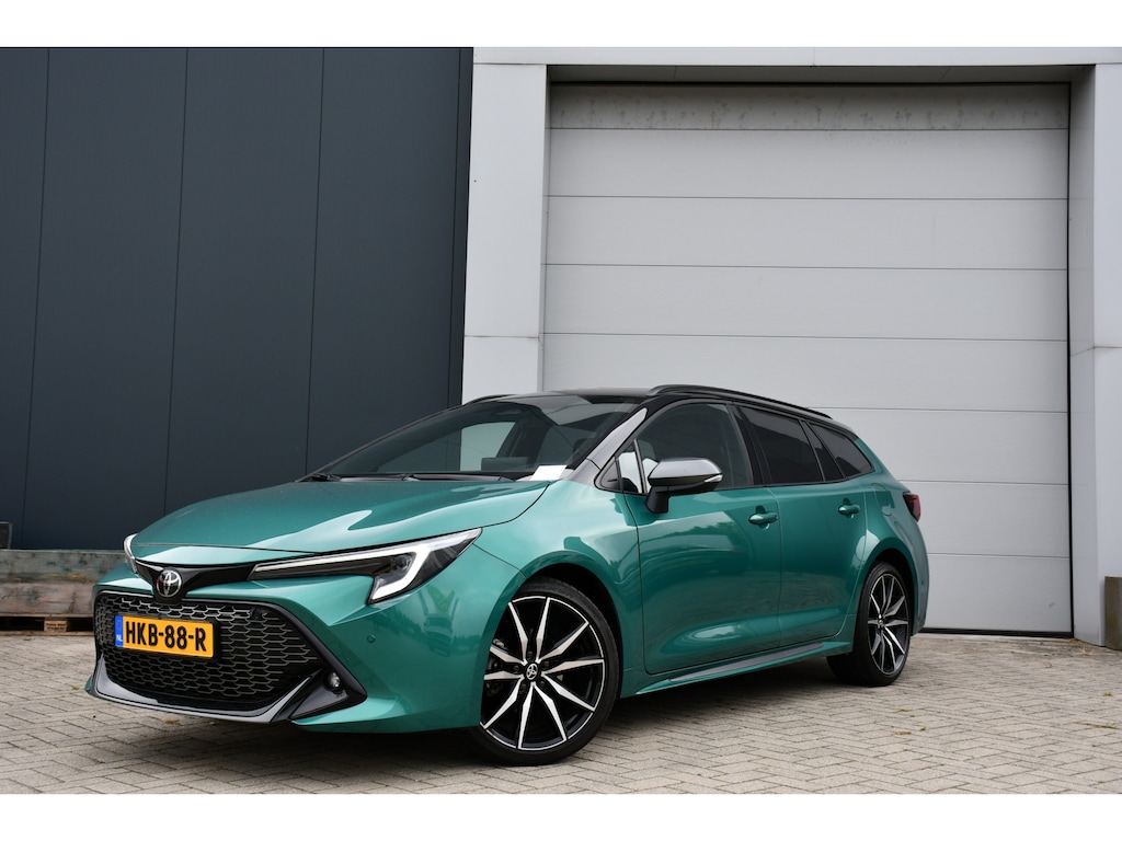 Toyota Corolla Touring Sports Hybrid 140 GR Sport Automaat | Navigatie | BSM | Sportstoelen | Elektrische achterklep | CarPlay | Stoelverwarming | Cruise control adaptief |