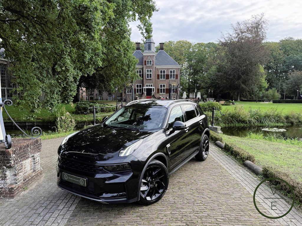 Lynk & Co 01 1.5 | Pano | Black Edition | Trekhaak | Camera |