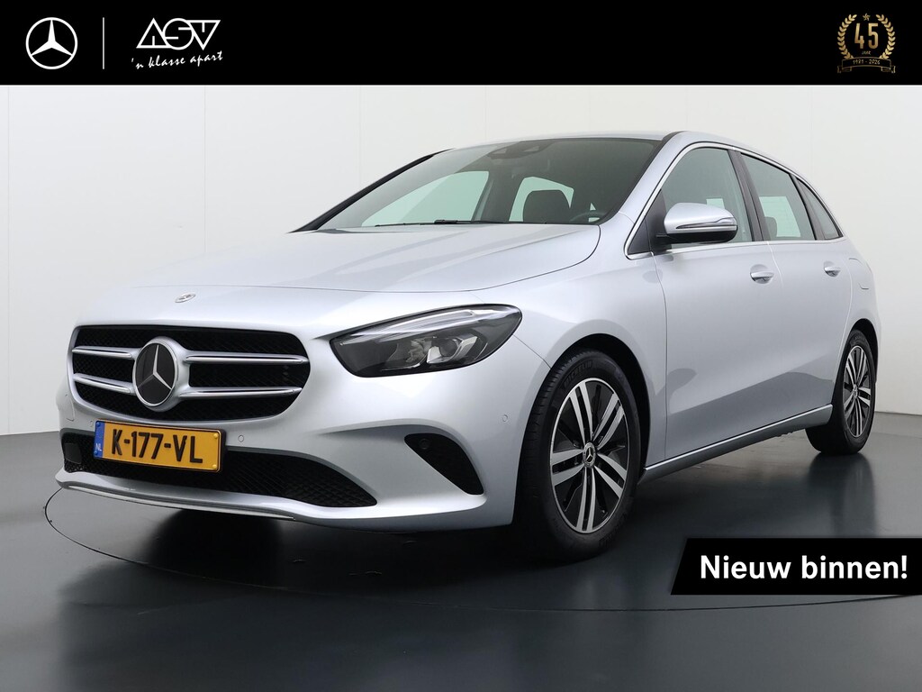 Mercedes-Benz B-klasse 180 Business Solution Luxury | Trekhaak Wegklapbaar |
