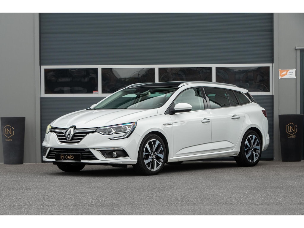 Renault Megane Estate 1.2 TCe Bose |Trekhaak|Pano |Cruise