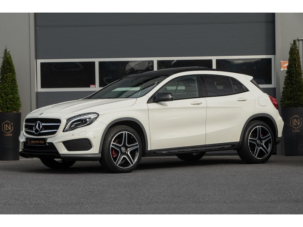 Mercedes-Benz GLA 200 AMG | Pano| Apple Carplay | Camera