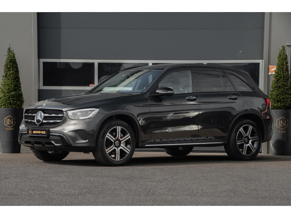 Mercedes-Benz GLC 300e 4MATIC|Pano|DAB|camera|Dashcam
