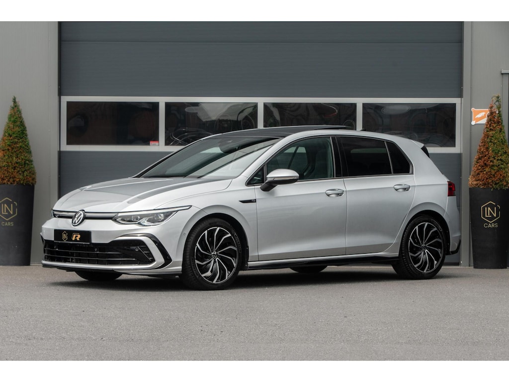 Volkswagen Golf 1.5 eTSI R-Line | Pano | DAB | HUD | Camera