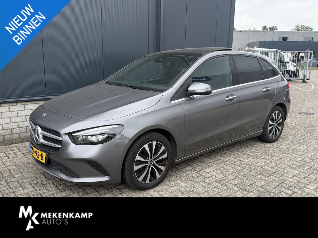 Mercedes-Benz B-klasse 250 e 17"/Leder/Panoramadak/Matrix LED/Keyless/Stoelverwarming/Sfeerverlichting/Camera/PDC v+a/