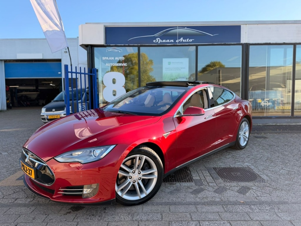 Tesla Model S motors P85+ | FREE SUPERCHARGEN | PANODAK | LEDER | SC01
