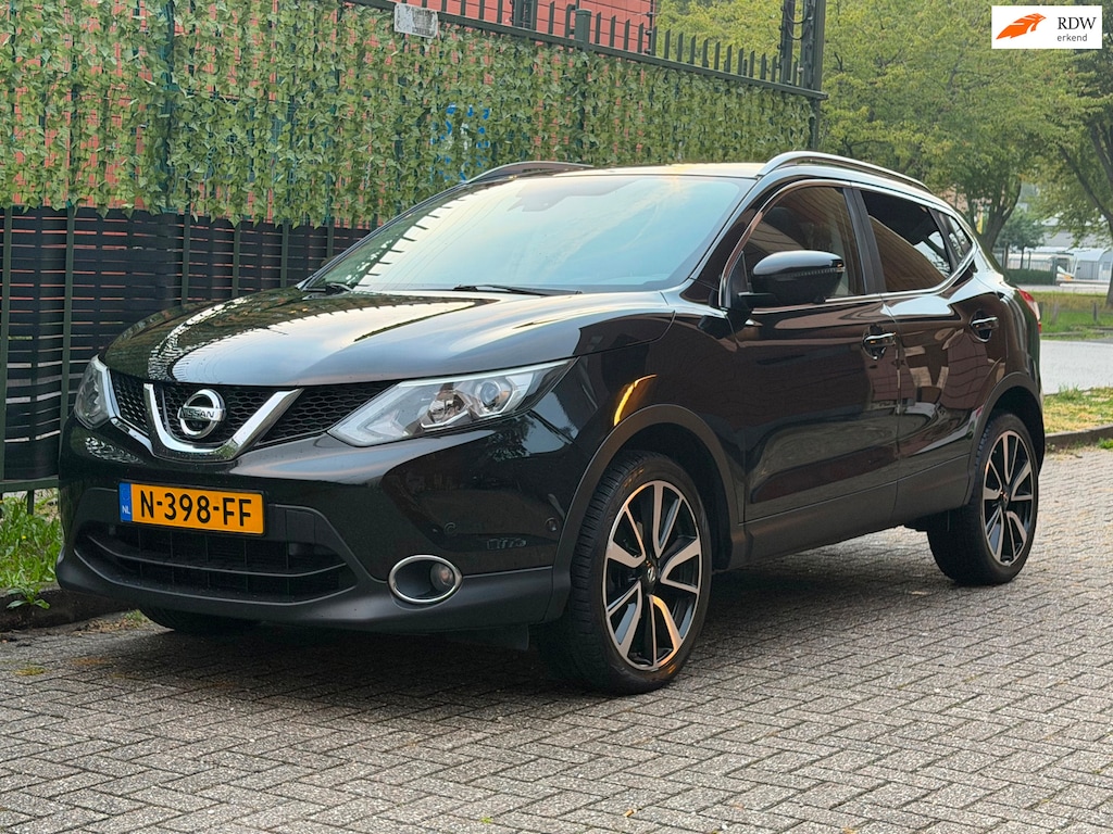 Nissan Qashqai 1.2 Tekna zwart 2016 LEDER|LED|PANO|CAMERA|