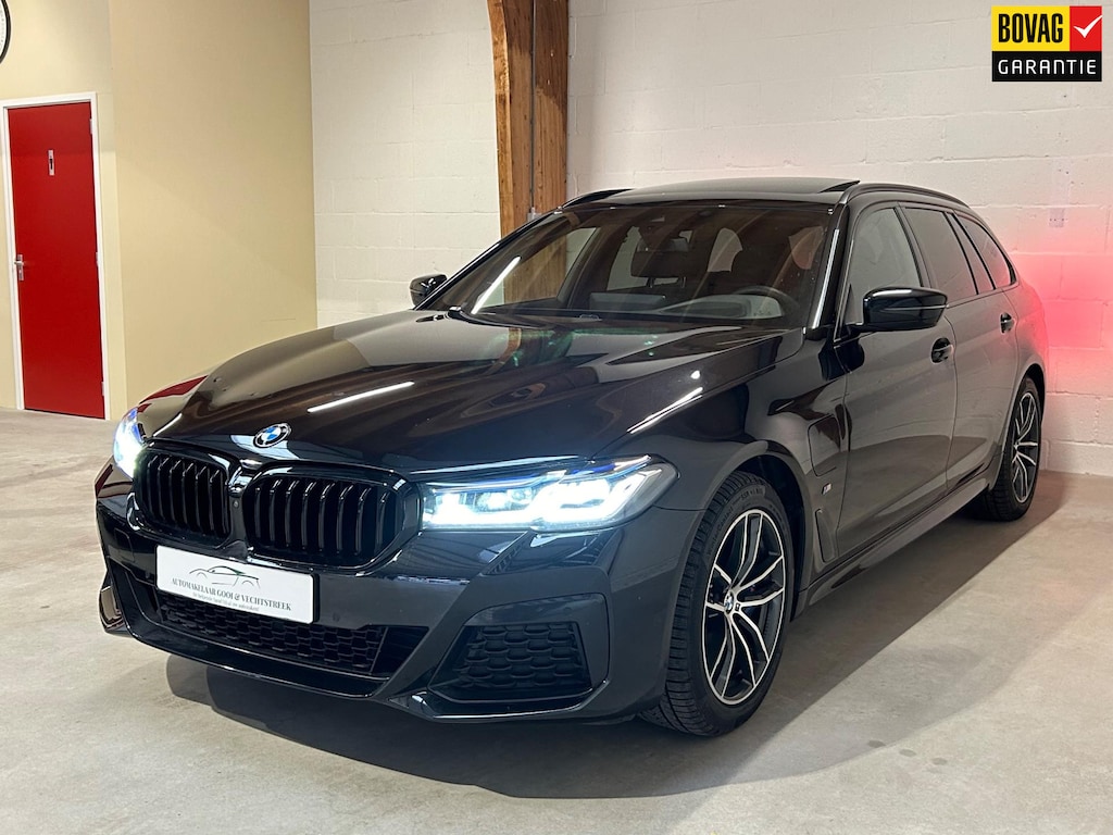BMW 5-Serie Touring 530e xDrive M-Sport - Pano - Laser - Trekhaak - 360