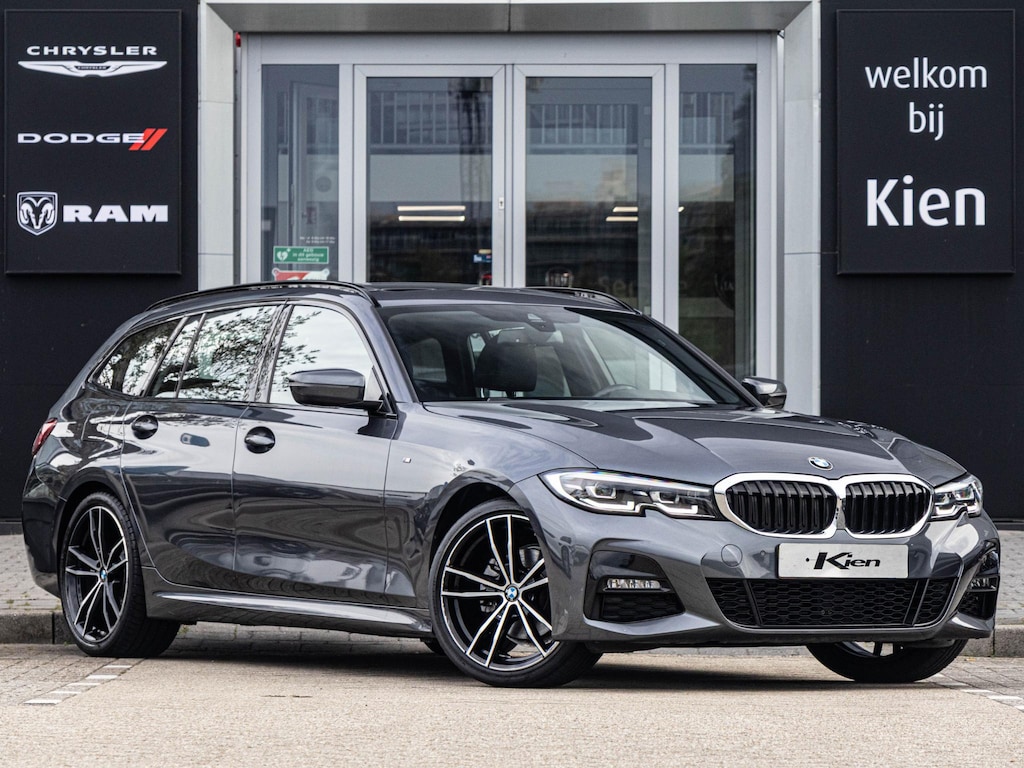 BMW 3-Serie Touring 320i High Executive Edition | Pano | Luxe Lederen Bekleding | Stoelverwarming | ACC | PDC |