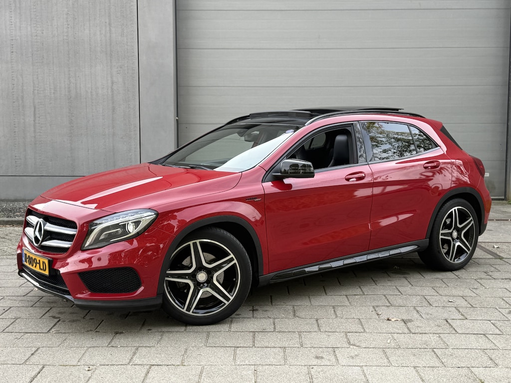 Mercedes-Benz GLA 250 4Matic Edition 1 (PANORAMADAK, TREKHAAK, NAVIGATIE)