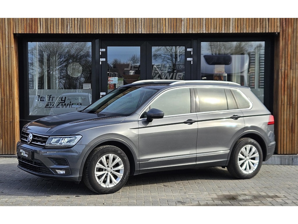 Volkswagen Tiguan 1.4 TSI ACT Comfortline Business full led. stoelverwarming. apple carplay. automaat. trekhaak.