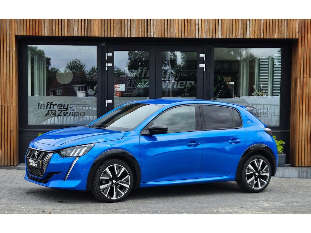 Peugeot 208 1.2 PureTech GT Pack stoelverwarming. automaat. apple carplay.