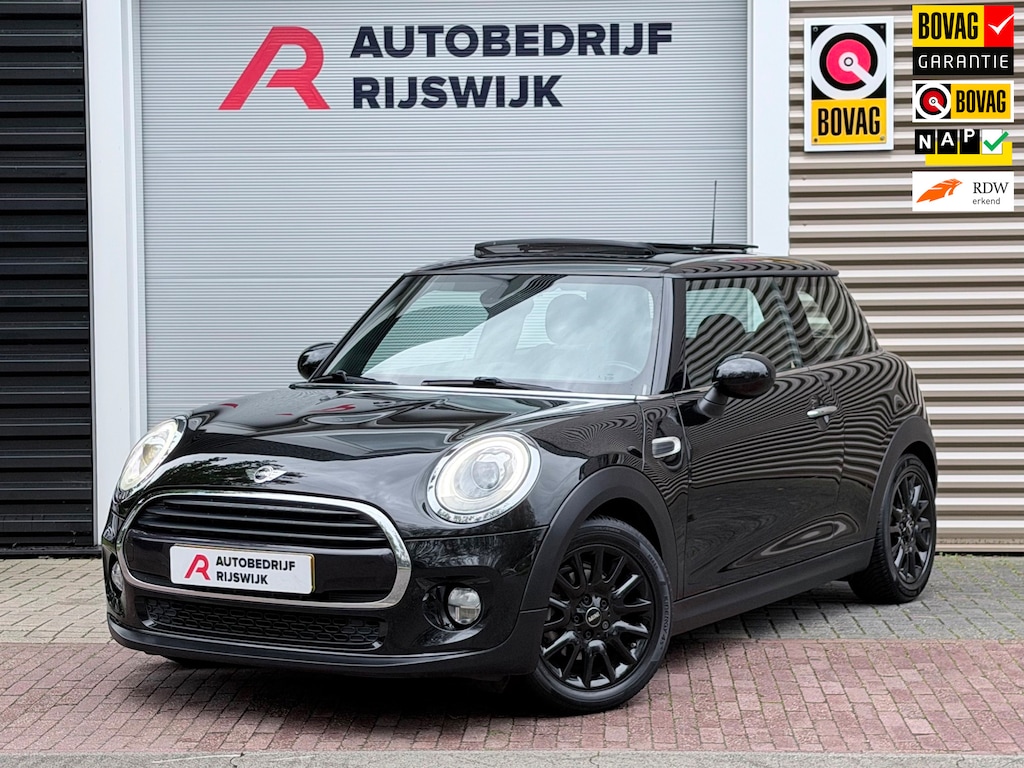 MINI Cooper 3-Deurs 1.5 Chili Business Pano/Xenon/Navi