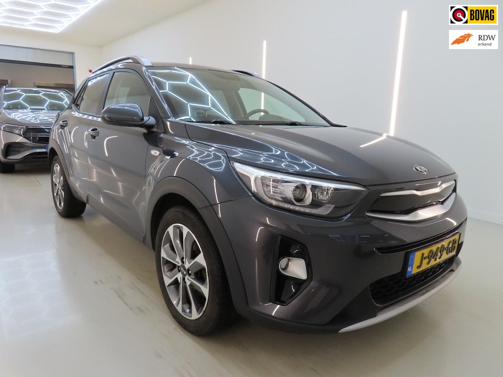 Kia Stonic 1.0 T-GDi Sports Edition+Led+Navigatie+Camera+Half-Leder+cruise+Privacy-Glass+airco = TOP UITV !!