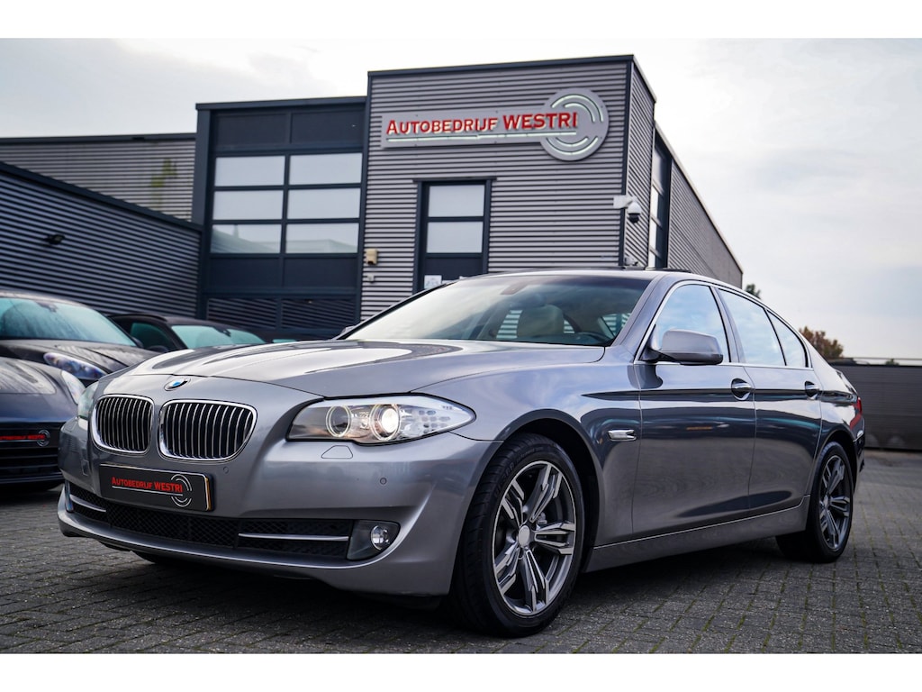 BMW 5-Serie 520i High Executive | Schuif / Kanteldak | Xenon | Leder | AUT | Nieuwe APK | PDC | Stoelverwarming | F1 flippers