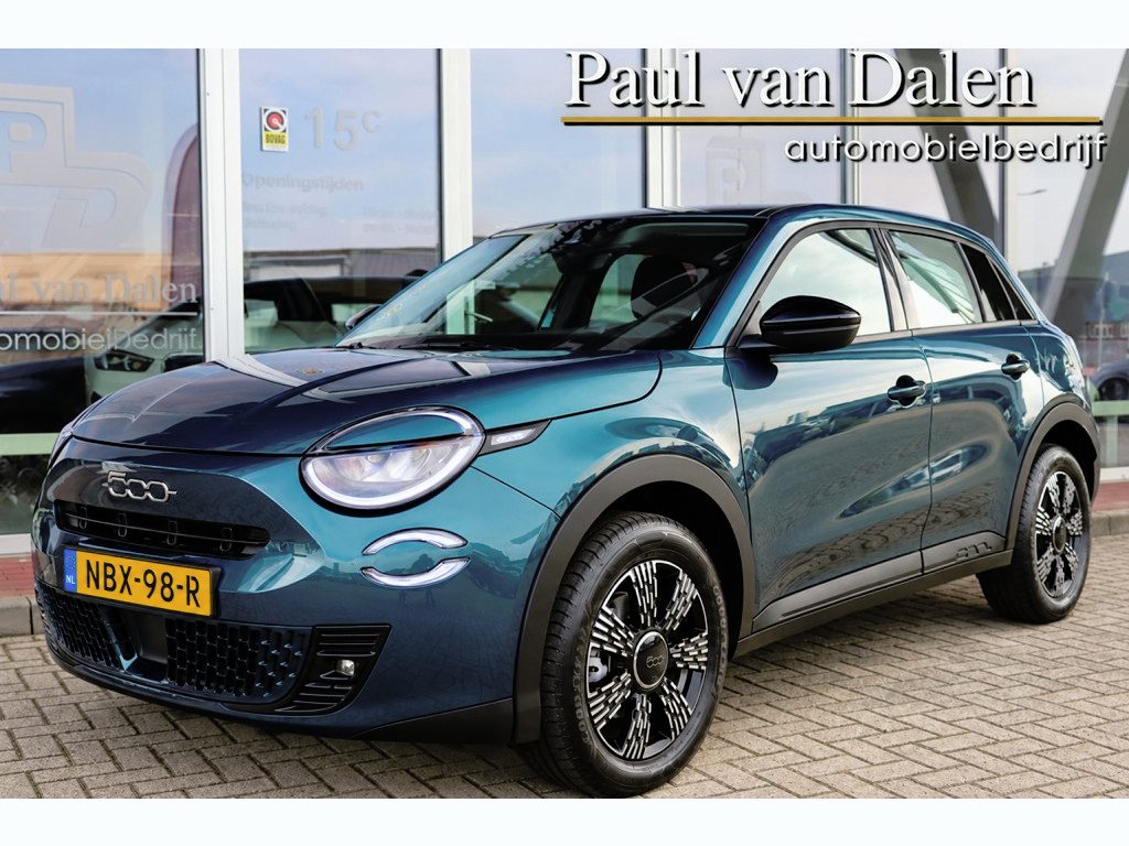 Fiat 600 1.2 Hybrid 145PK AUTOMAAT URBAN Navi | Keyless | Camera | Clima | Cruise | Pdc v+a | 17 Inch Lm | Led | Carplay/Android |