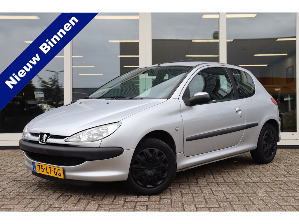 Peugeot 206 1.4 X-line, Automaat, Carplay, NAVI, Elek. Ramen, Prijs Is Rijklaar Inclusief Nieuwe APK