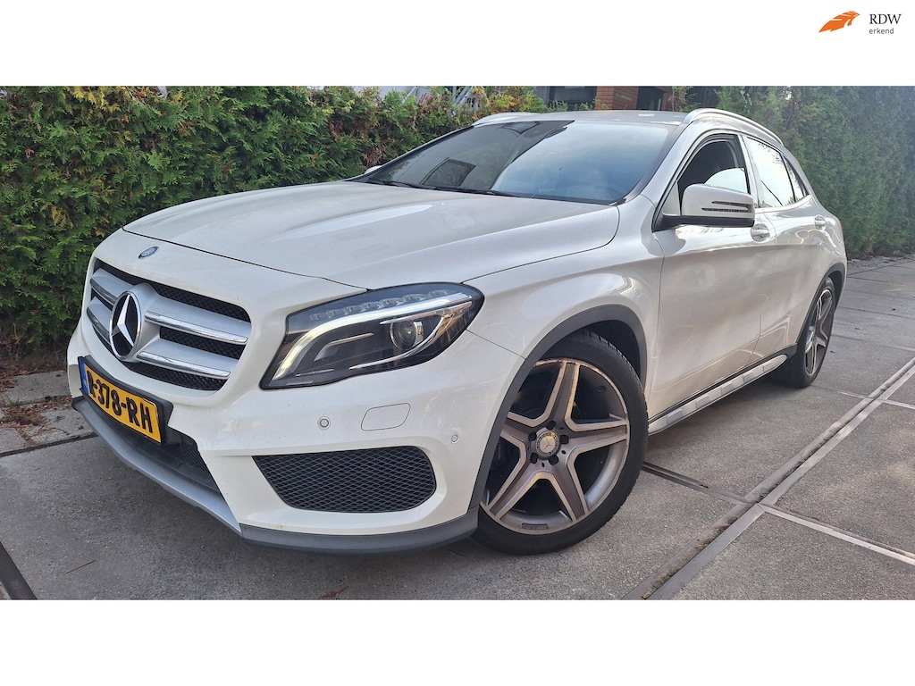 Mercedes-Benz GLA 220 d 4Matic Business ( motor niet goed!!!)